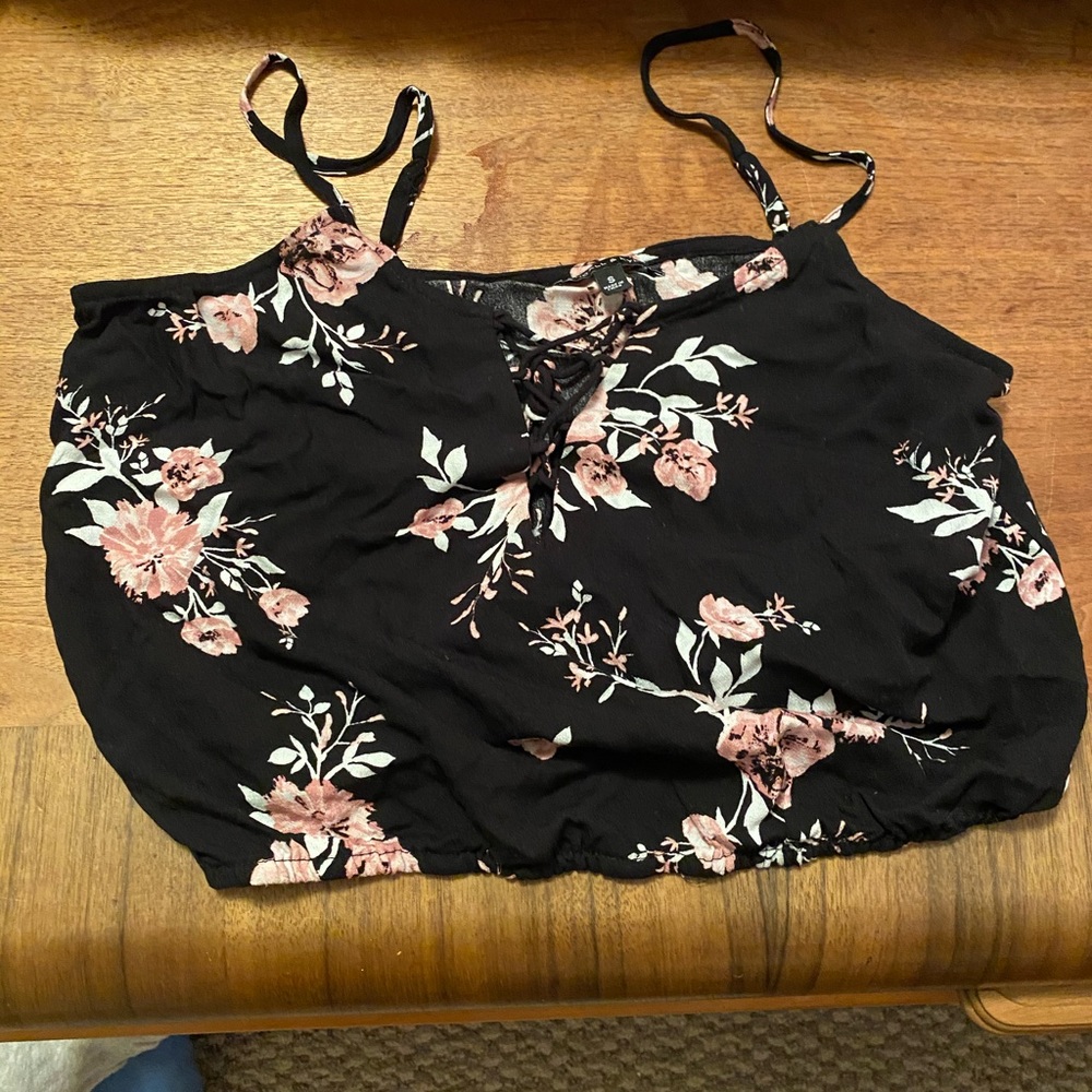 Kendall and Kylie crop top! With elastic at bottom